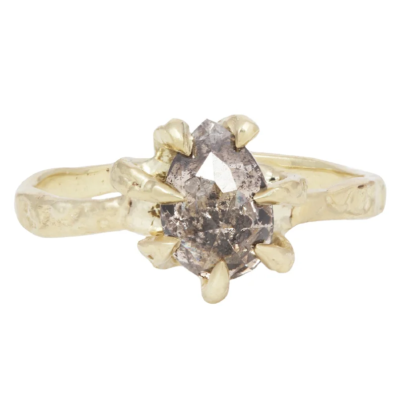 affordable engagement rings with sapphires-Viridian Stingray Claw Ring